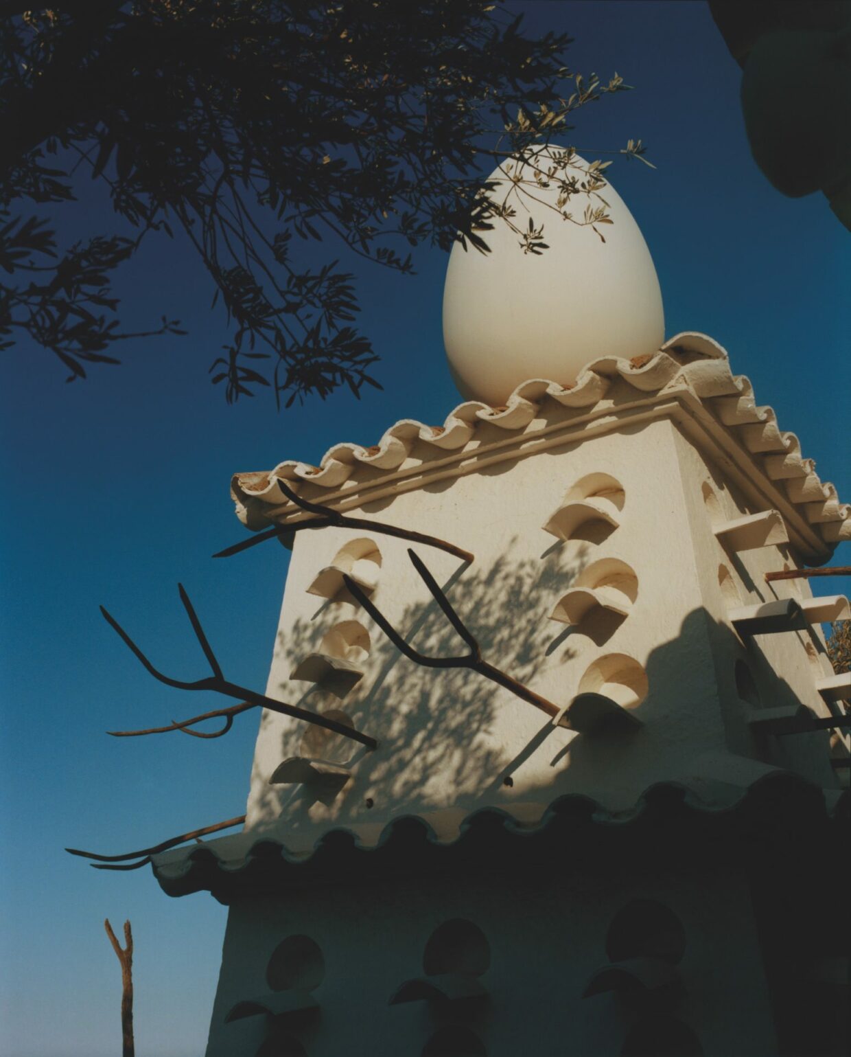 See Inside Salvador Dalí’s Eccentric Mediterranean Home, as Shot by Artist Coco Capitán | 9