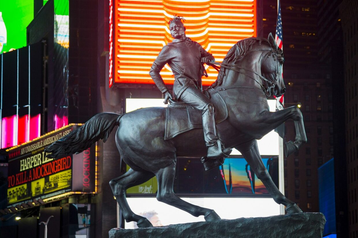Kehinde Wiley Subverts Confederate Monuments with First Public Sculpture in Times Square | 3