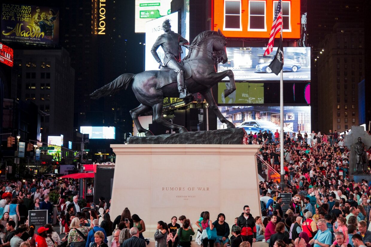 Kehinde Wiley Subverts Confederate Monuments with First Public Sculpture in Times Square | 7