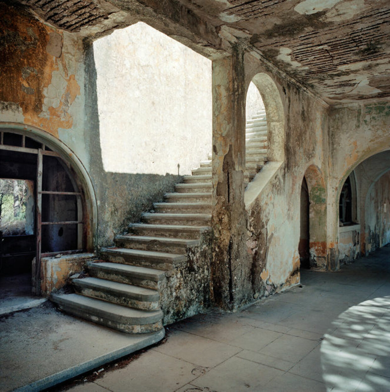 The abandoned city of Campochiaro by Francois Halard | 9