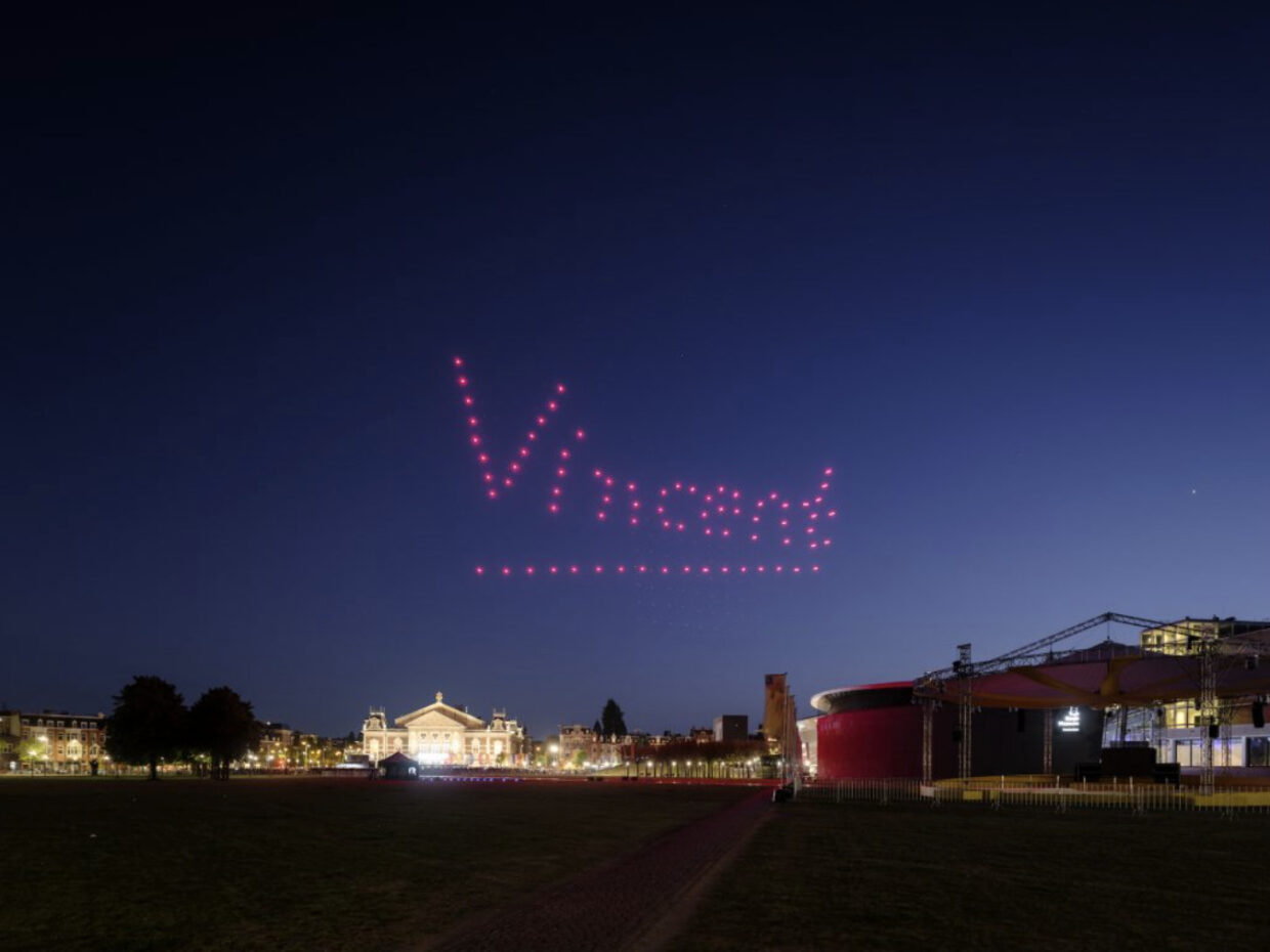 Art Industry News: A Fleet of Illuminated Drones Paid Tribute to Van Gogh’s Starry Night + Other Stories | 1