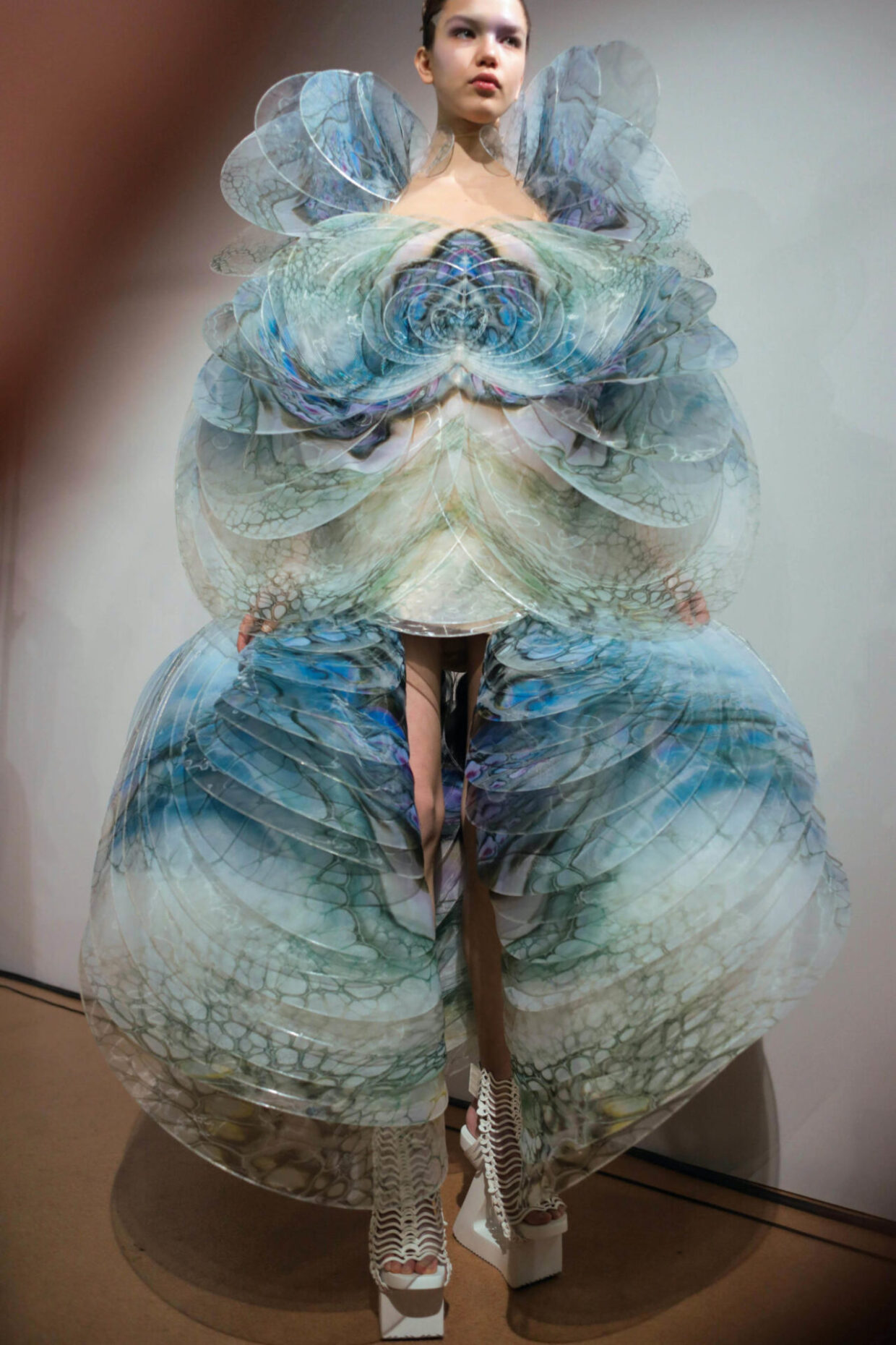 BACKSTAGE AT IRIS VAN HERPEN SPRING 2020 HAUTE COUTURE | 10